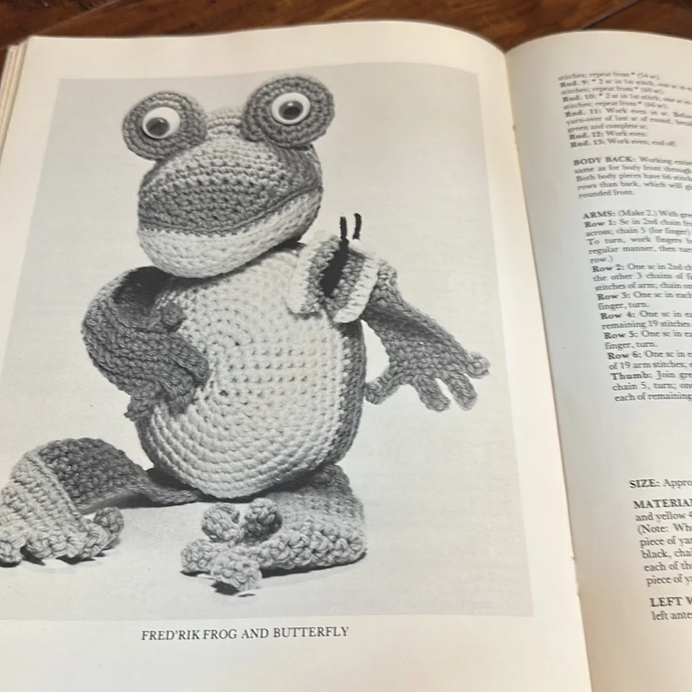 Crocheted‎ Toys and Dolls: Complete Instructions for 12 Easy-To-Do Projects